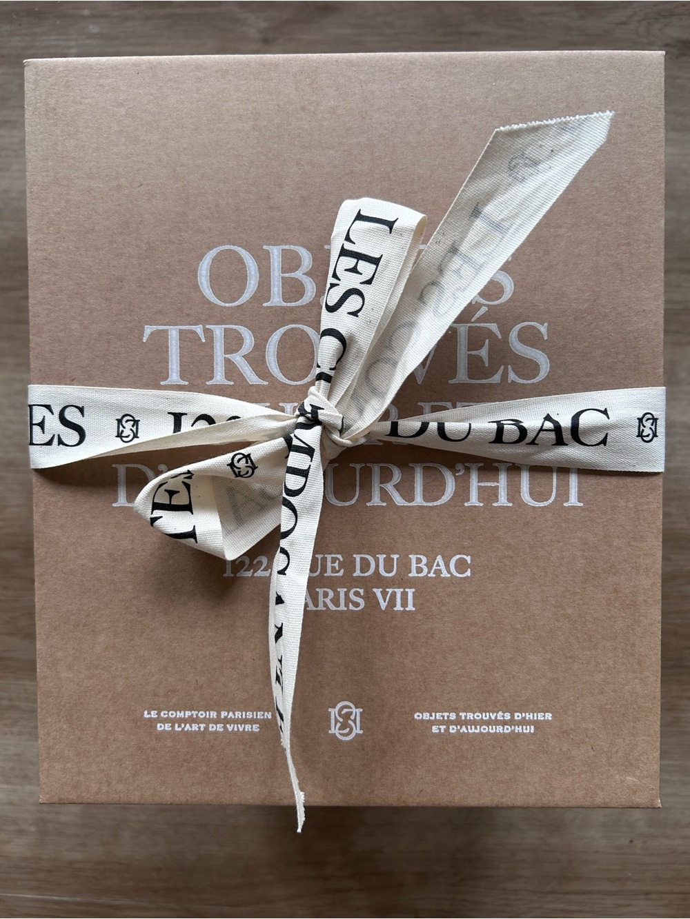 🇫🇷 Sézane Le Composantes Beige Ribbon Brown Gift Box